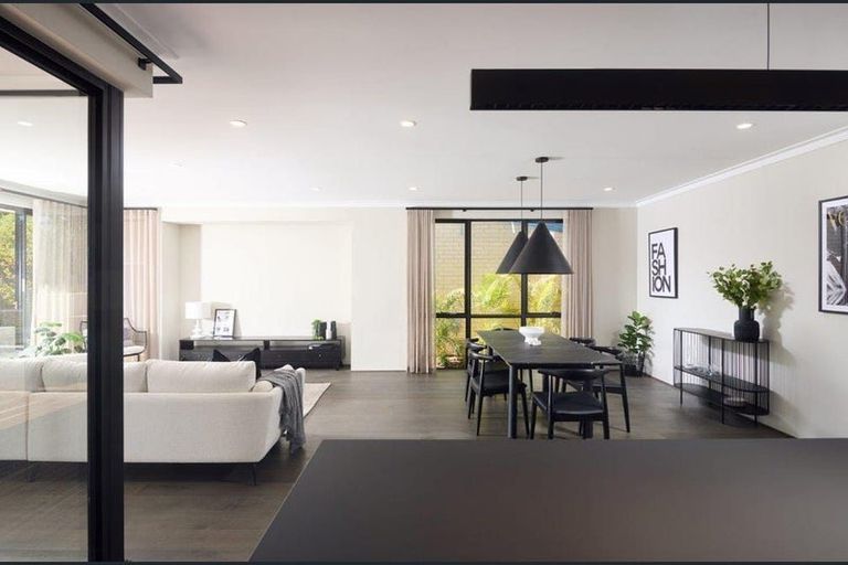 Photo of property in 73 Oak Road, Poraiti, Napier, 4112