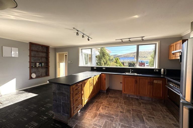 Photo of property in 93 Main Road, Clinton, 9534