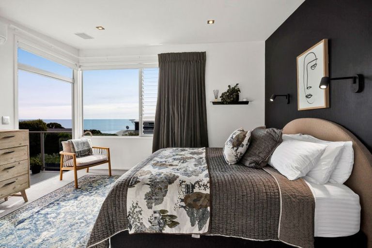 Photo of property in 2/5 Beach Street, Fitzroy, New Plymouth, 4312