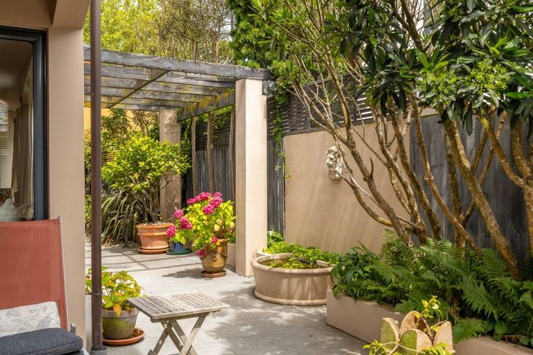 Photo of property in 56 Hawkesbury Avenue, St Albans, Christchurch, 8014