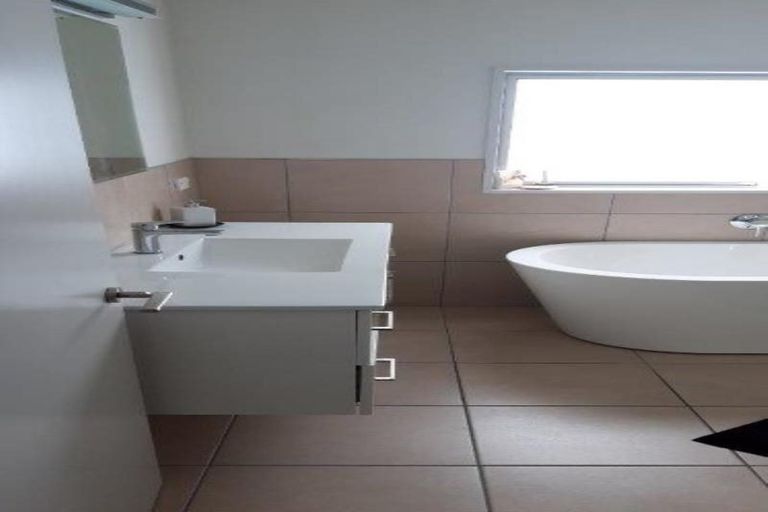 Photo of property in 3/670 Ferry Road, Woolston, Christchurch, 8023