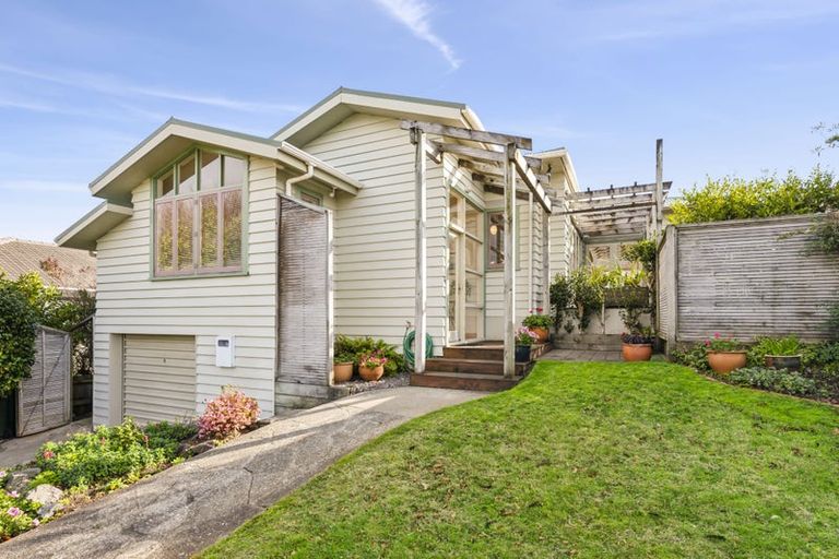 Photo of property in 43 Golf Road, Paraparaumu Beach, Paraparaumu, 5032