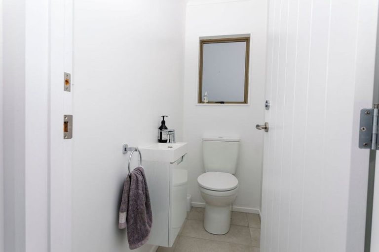 Photo of property in 77120a State Highway 2, Dannevirke, 4977