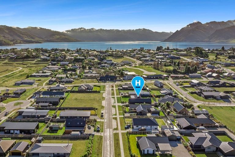 Photo of property in 16 Sentinel Drive, Lake Hawea, 9382