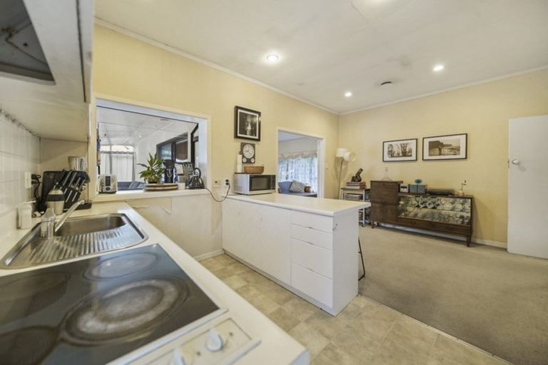 Photo of property in 13 Birdwood Avenue, Papatoetoe, Auckland, 2025