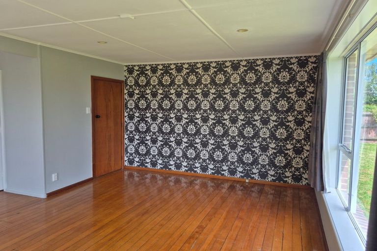 Photo of property in 10 Heather Place, Mairehau, Christchurch, 8052