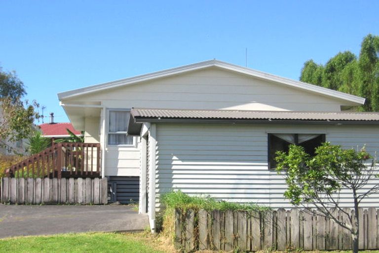 Photo of property in 1/19 Starforth Place, Henderson, Auckland, 0612