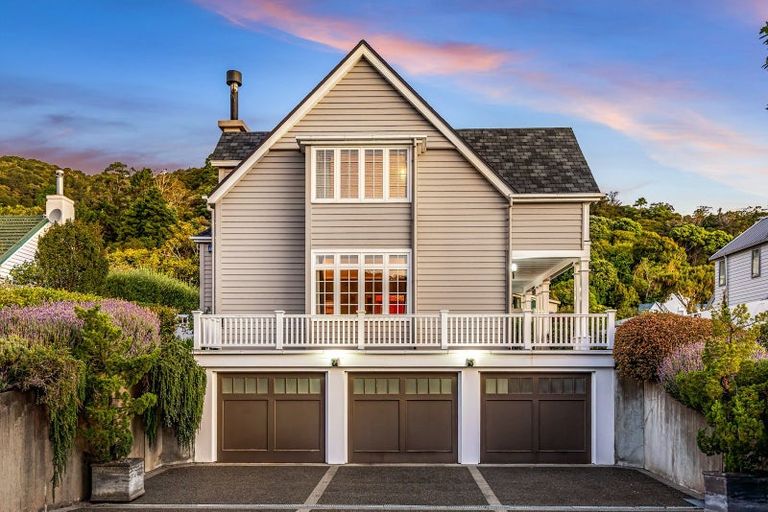 Photo of property in 6 Cheviot Road, Lowry Bay, Lower Hutt, 5013