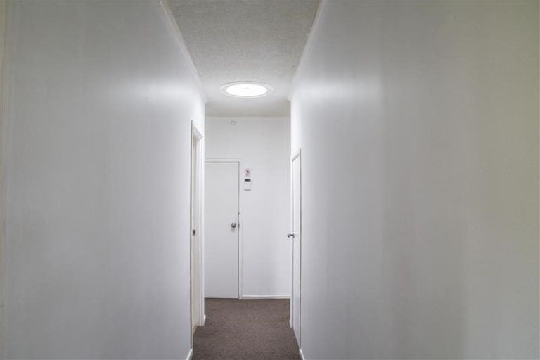 Photo of property in 3 Longburn Road, Henderson, Auckland, 0610