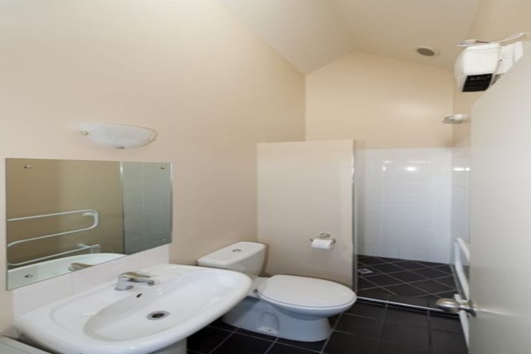 Photo of property in 2/1010 Colombo Street, St Albans, Christchurch, 8014