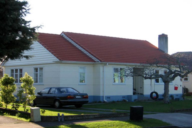 Photo of property in 12 Savage Crescent, West End, Palmerston North, 4412