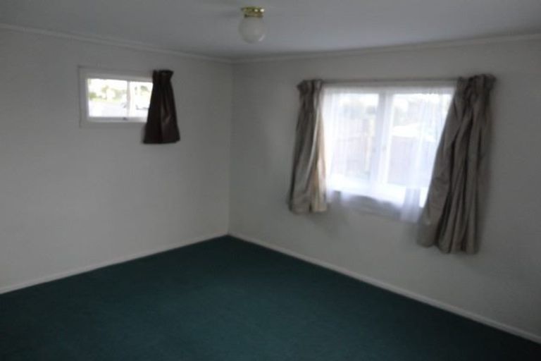 Photo of property in 19 Archibald Road, Kelston, Auckland, 0602