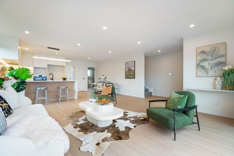 Photo of property in 31 Kurnell Drive, Botany Downs, Auckland, 2010