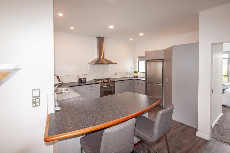 Photo of property in 6b Claverton Grove, Churton Park, Wellington, 6037