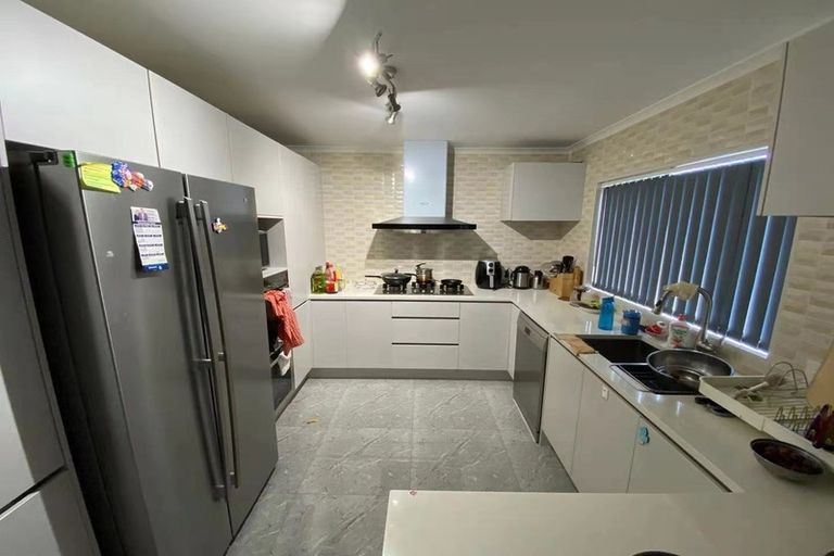 Photo of property in 5a Orchid Place, Te Atatu South, Auckland, 0610