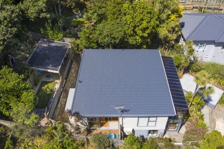 Photo of property in 137 Houghton Bay Road, Houghton Bay, Wellington, 6023