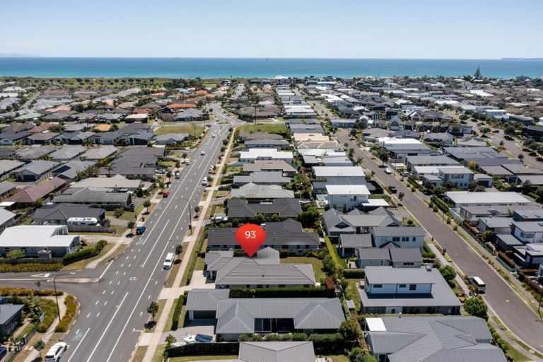 Photo of property in 93 Sandhurst Drive, Papamoa Beach, Papamoa, 3118