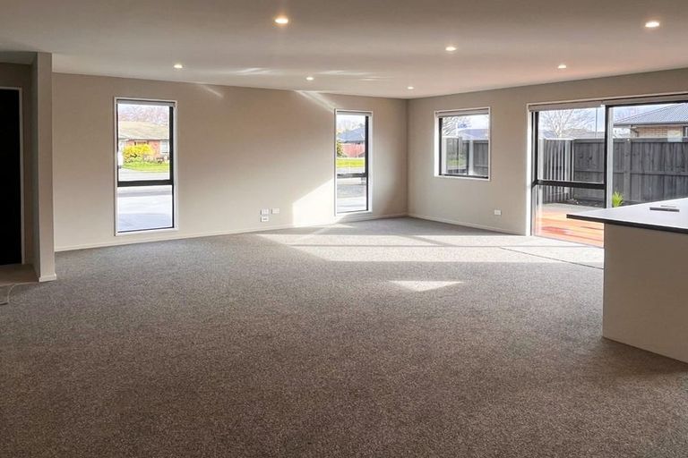 Photo of property in 33 Masefield Drive, Rolleston, 7614