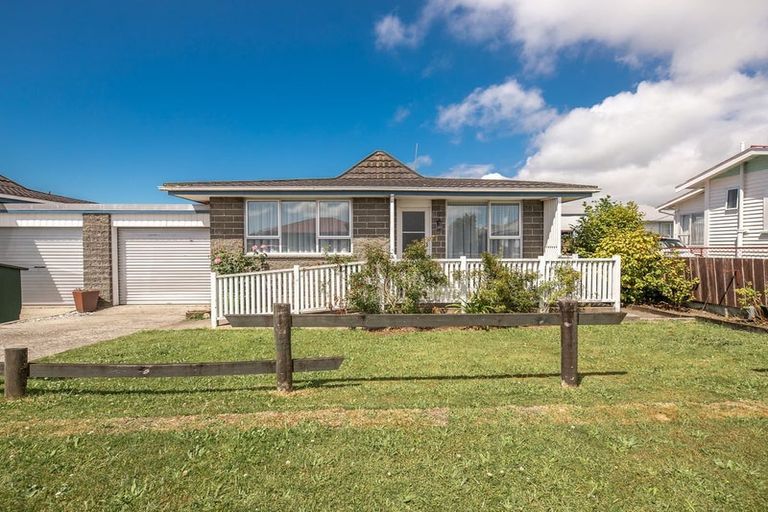 Photo of property in 27 Romilly Street, Westport, 7825