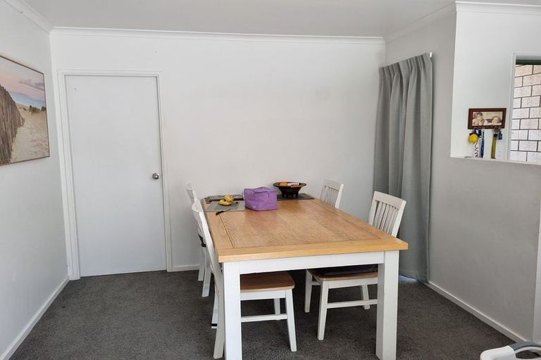 Photo of property in 44 Kayes Road, Pukekohe, 2120