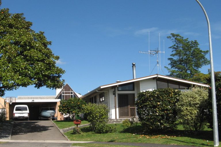 Photo of property in 4 Johnston Place, Welcome Bay, Tauranga, 3112