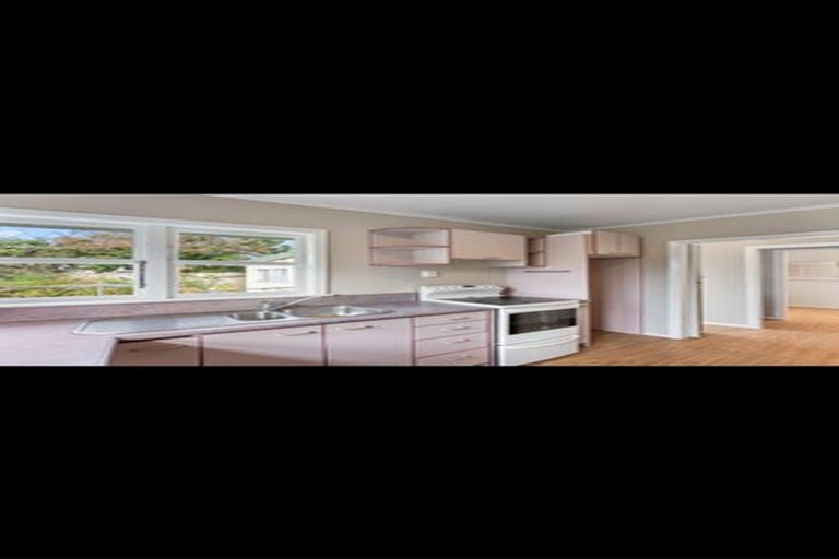 Photo of property in 9 Bluegum Road, Paraparaumu Beach, Paraparaumu, 5032