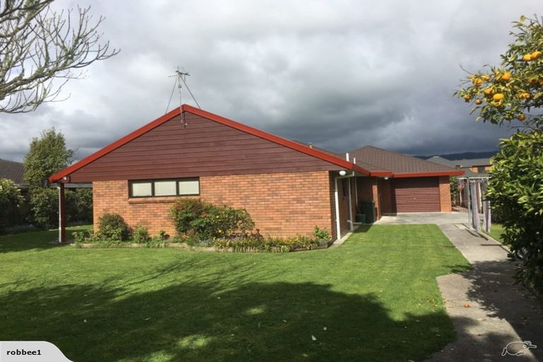 Photo of property in 8 Easton Way, Levin, 5510