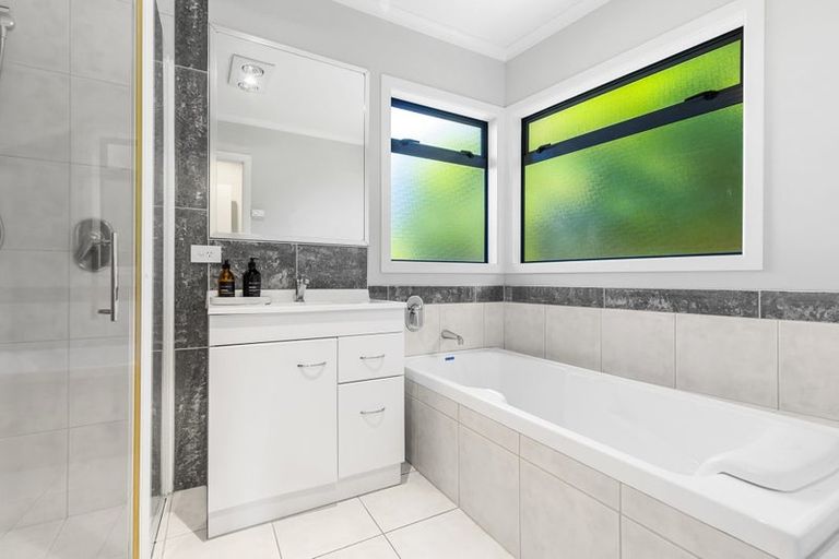 Photo of property in 2/2 Rhodes Fall, Rangatira Park, Taupo, 3330