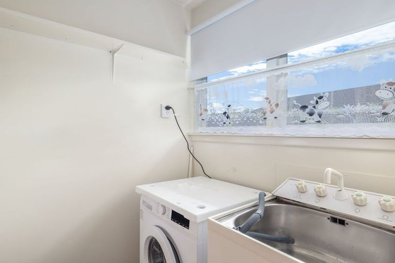 Photo of property in 33 Compton Street, Woolston, Christchurch, 8062