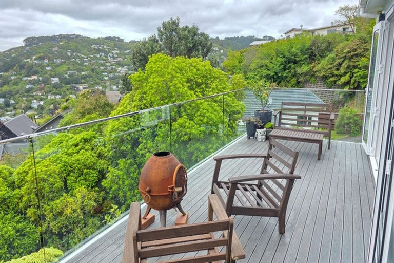 Photo of property in 18a Downing Street, Crofton Downs, Wellington, 6035