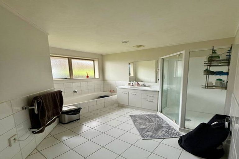 Photo of property in 13 Dovey Place, Massey, Auckland, 0614