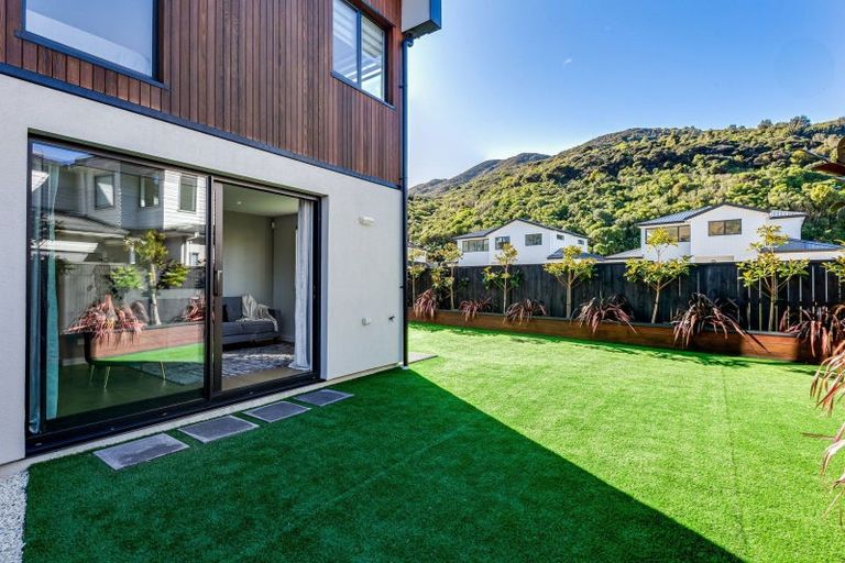 Photo of property in 106 Silverstream Road, Crofton Downs, Wellington, 6035