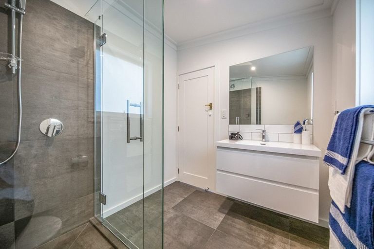 Photo of property in 21 Cambridge Road, Riverhead, 0820