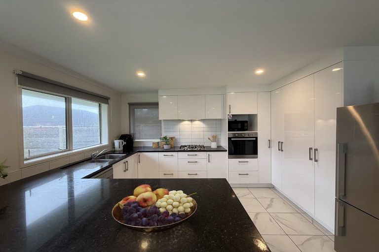 Photo of property in 7 Shearwater Lane, Whitby, Porirua, 5024