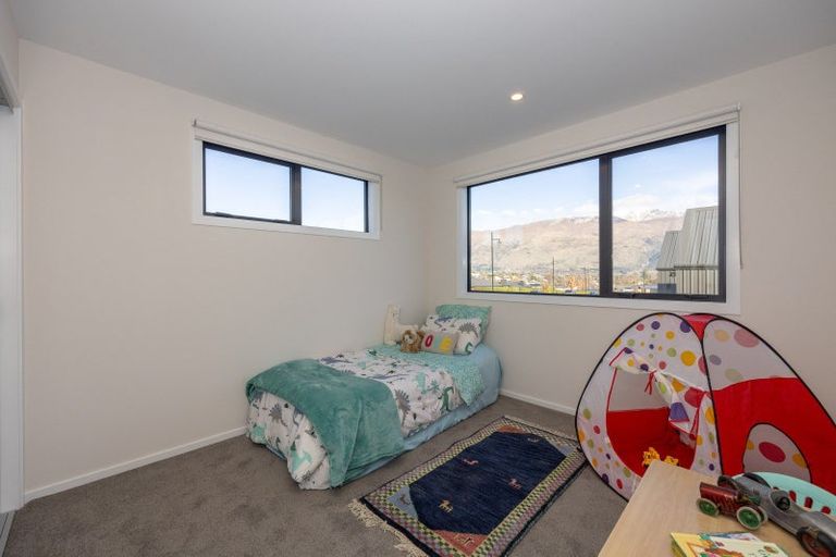 Photo of property in 60 Kirimoko Crescent, Wanaka, 9305
