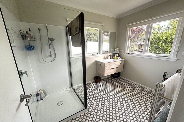 Photo of property in 413a Devonport Road, Tauranga South, Tauranga, 3112