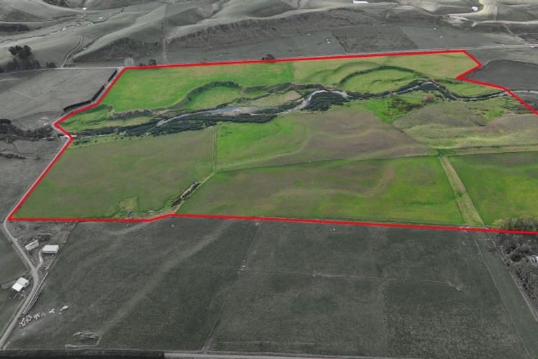 Photo of property in 16 Bay Road, Purakaunui, 9081