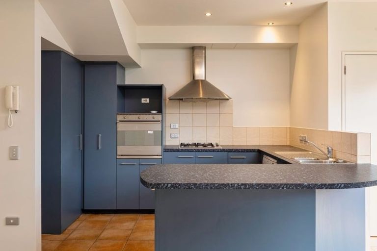 Photo of property in 76 Gunner Drive, Te Atatu Peninsula, Auckland, 0610