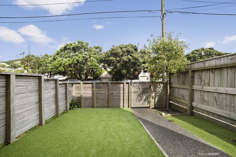 Photo of property in 6/59 The Parade, Island Bay, Wellington, 6023