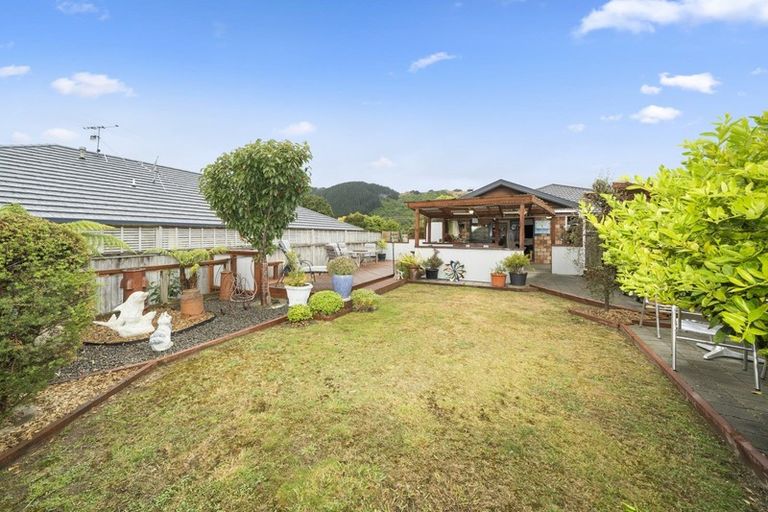 Photo of property in 5 Lambert Way, Paraparaumu, 5032