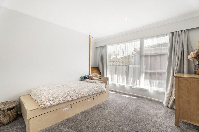 Photo of property in 13 Red Beach Road, Red Beach, 0932