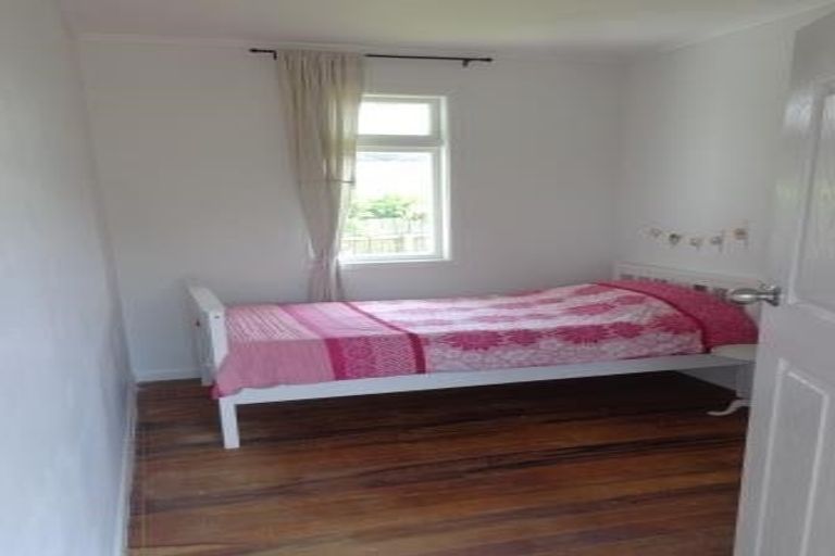 Photo of property in 29 Tahi Terrace, Glen Eden, Auckland, 0602