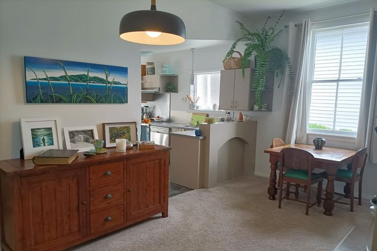 Photo of property in 17 Fernhill Terrace, Wadestown, Wellington, 6012