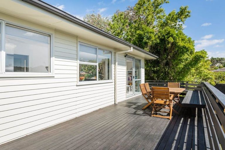Photo of property in 47 Cockayne Crescent, Sunnynook, Auckland, 0620