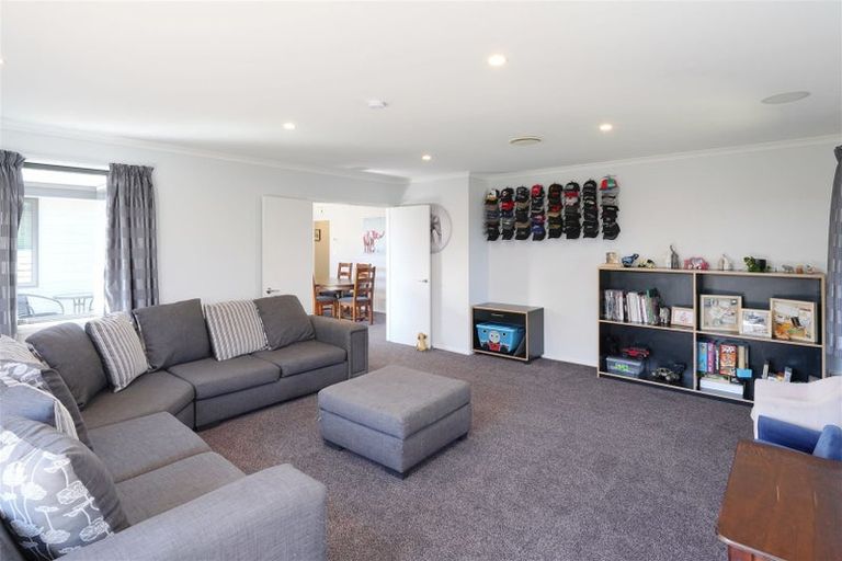 Photo of property in 4 Kohunga Crescent, Bottle Lake, Christchurch, 8083