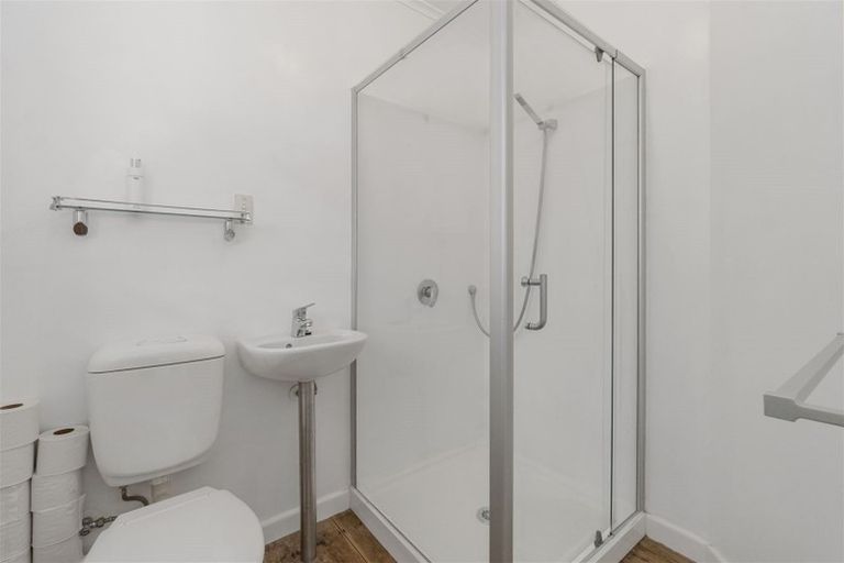 Photo of property in 50 Roberts Road, Te Atatu South, Auckland, 0610