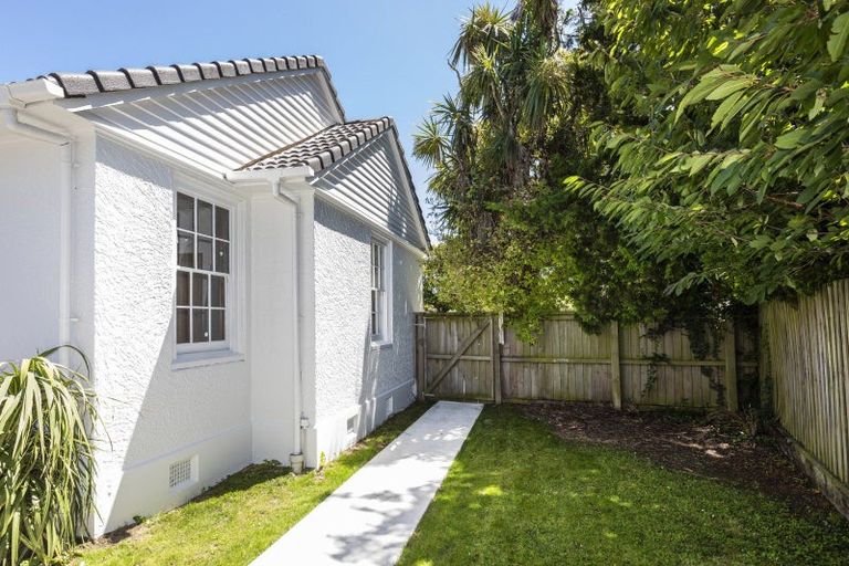 Photo of property in 21 Piko Crescent, Riccarton, Christchurch, 8041