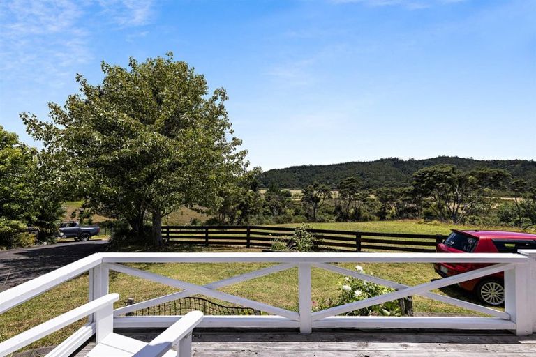 Photo of property in 380 Kaipara Coast Highway, Helensville, Kaukapakapa, 0871