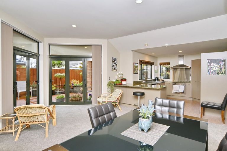 Photo of property in 12 Belgrove Place, Parklands, Christchurch, 8083