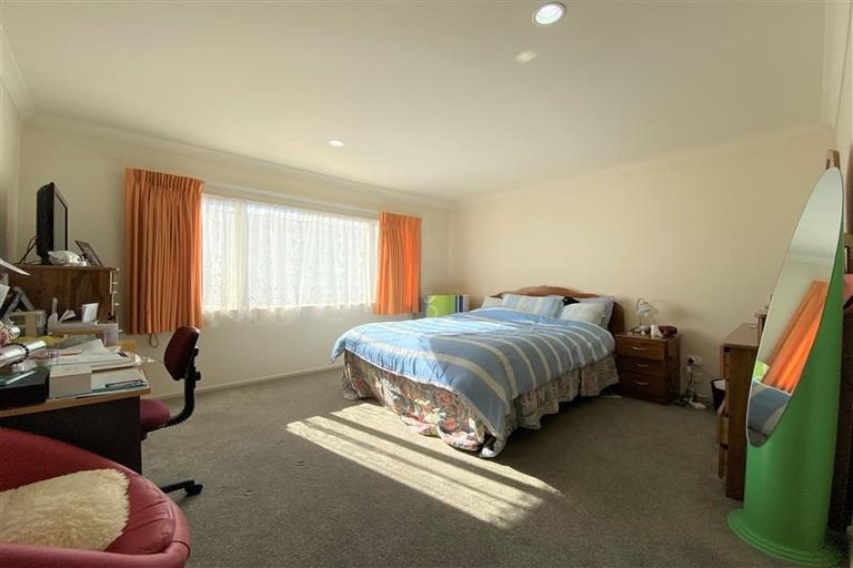 Photo of property in 2 Duntrune Road, Flat Bush, Auckland, 2016